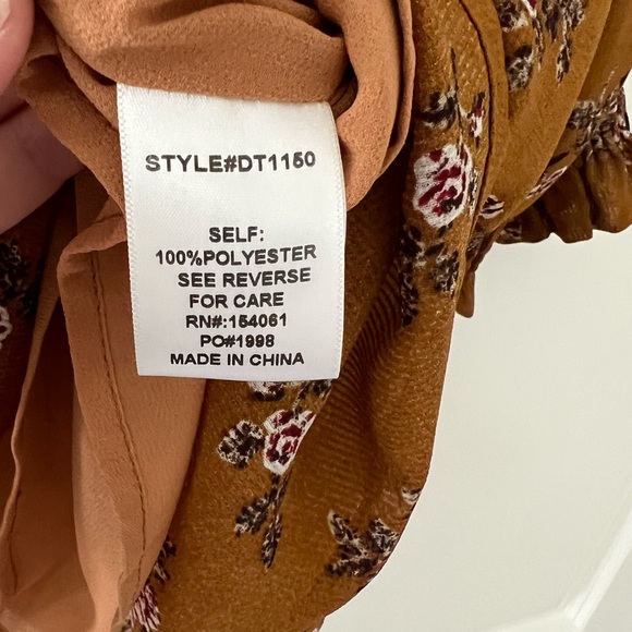 Floral Top - Picture 5 of 6